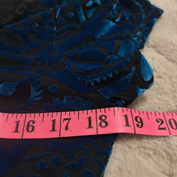 # 259. Burnout velvet, mini dress - Picture 7 of 16